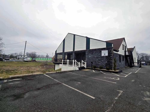 4588 Kenny Rd, Columbus, OH, 43220-2777 | Card Image
