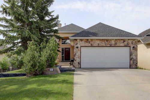 321 Gleneagles View, Cochrane, AB, T4C1P4 | Card Image