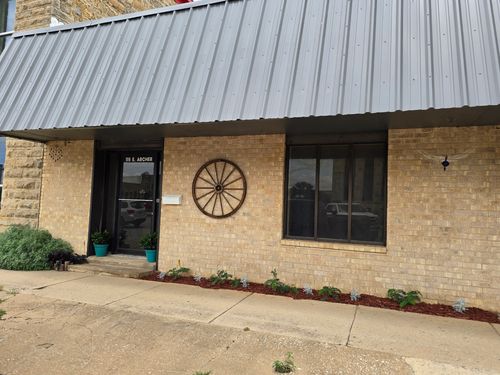 115 E Archer St, Jacksboro, TX, 76458-1801 | Card Image