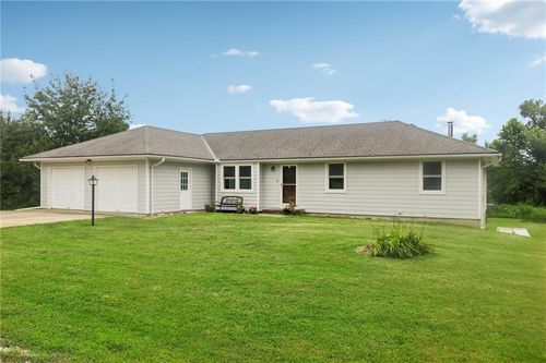 18591 Cantrell Rd, Linwood, KS, 66052-4538 | Card Image