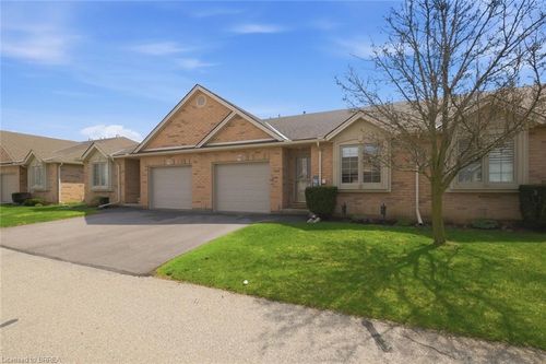10-385 Park Road N, Brantford, ON, N3R0A1 | Card Image