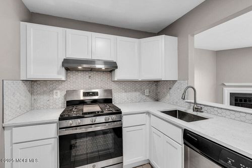 2609-2609 Lighthouse Ln, Parlin, NJ, 08859-2426 | Card Image