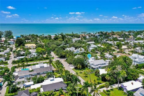 223 11th Ave S, NAPLES, FL, 34102-7022 | Card Image