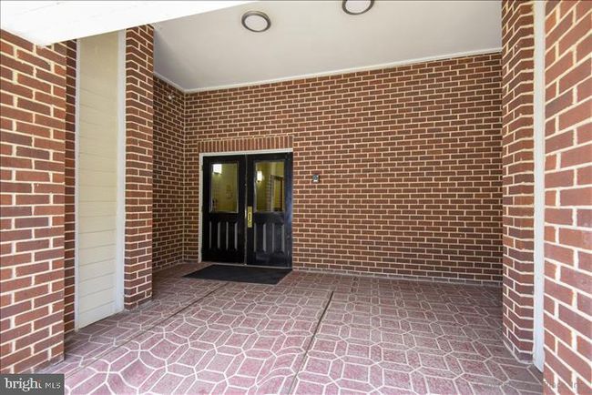 UNIT-1110 - 1601 Spring Gate Dr, Condo with 2 bedrooms, 2 bathrooms and null parking in MCLEAN VA | Image 9