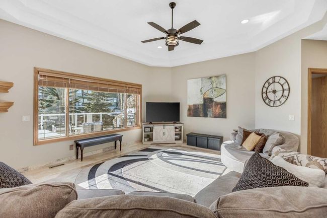 76 Chaparral Cove Se, House other with 3 bedrooms, 3 bathrooms and 4 parking in Calgary AB | Image 15
