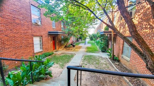 apt-2-625 W Dickson St, Fayetteville, AR, 72701-5053 | Card Image