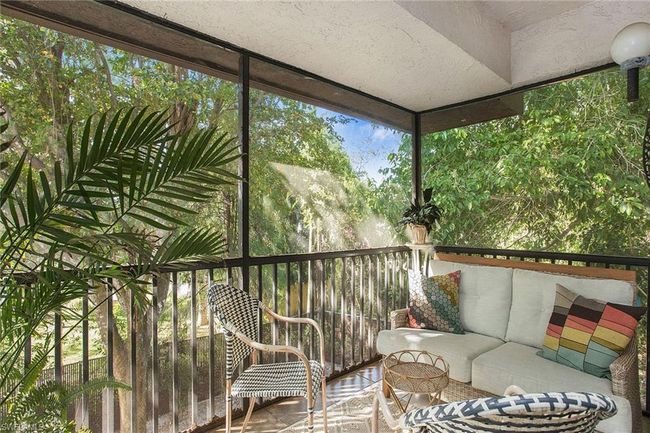 L201 - 5238 Treetops Dr, Condo with 2 bedrooms, 2 bathrooms and null parking in NAPLES FL | Image 22