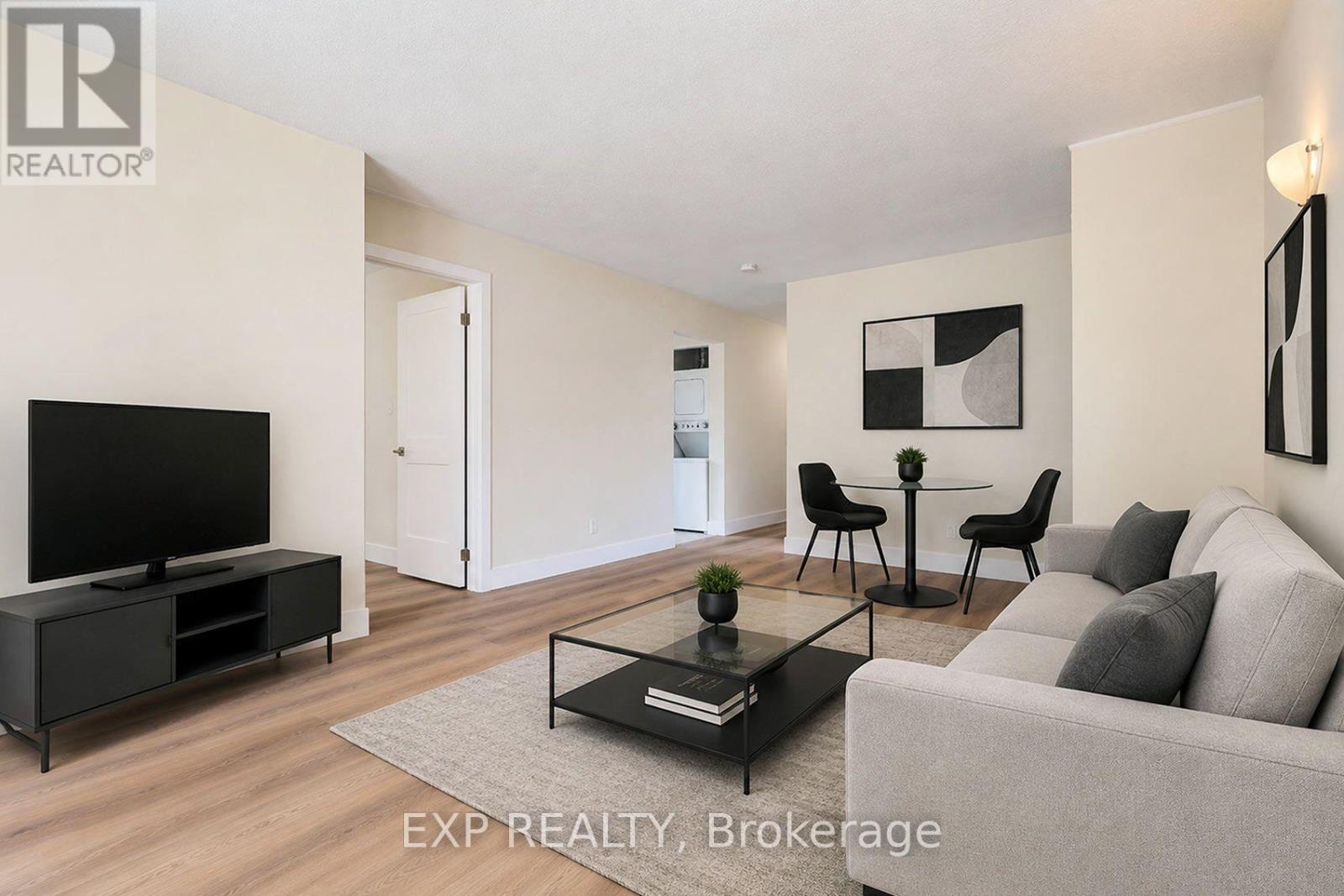 Residential in Barrie (Grove East) 4