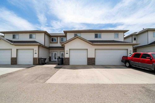 338 Washington Way Se, Medicine Hat, AB, T1A8V2 | Card Image