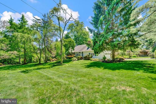 12 Forrest Blend Dr, TITUSVILLE, NJ, 08560-1317 | Card Image