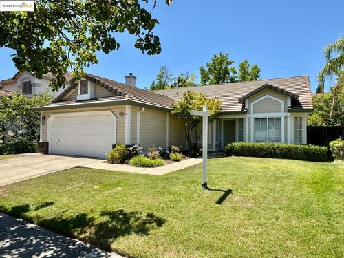 453 Brennen Cir, Roseville, CA, 95678-5939 | Card Image