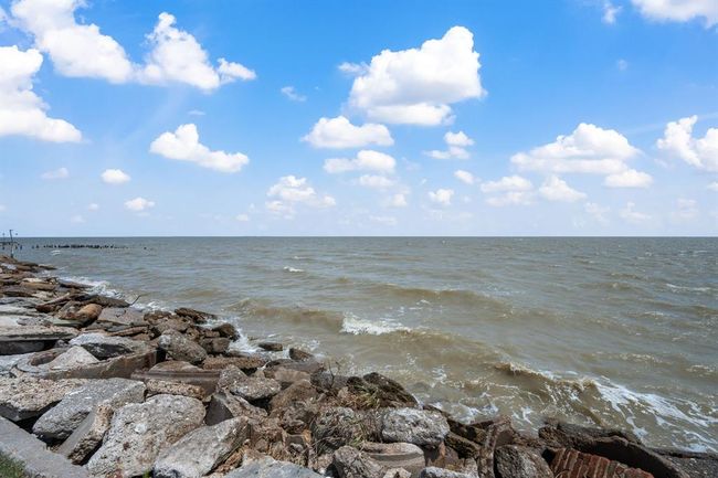 11320 Cedar Gully Rd, House other with 3 bedrooms, 2 bathrooms and 3 parking in Beach City TX | Image 41