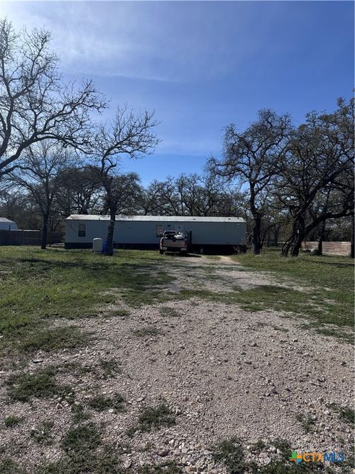 820 County Road 429, Stockdale, TX, 78160-6258 | Card Image