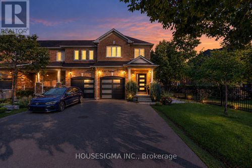 5261 Palmetto Pl, Mississauga, ON, L5M0C8 | Card Image