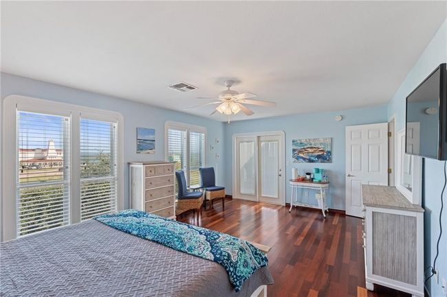 207 S 2 Nd St, House other with 4 bedrooms, 3 bathrooms and 6 parking in Rockport TX | Image 18