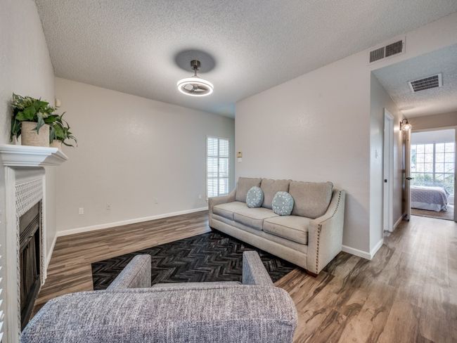 APT-308 - 1603 Marsh Ln, Condo with 2 bedrooms, 1 bathrooms and null parking in Carrollton TX | Image 5