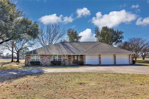 230 Navajo Trl, Gainesville, TX, 76240-9455 | Card Image