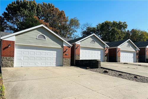 2074 N Kantz Ln, Fayetteville, AR, 72703-3127 | Card Image