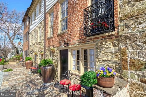 40162 Main St, WATERFORD, VA, 20197-2005 | Card Image