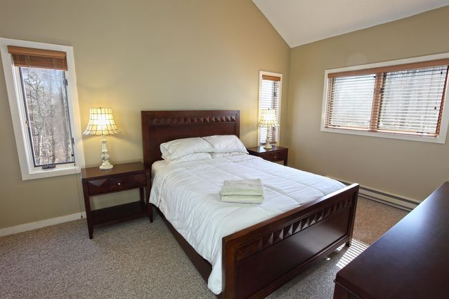 B - 33B Suntec Loop, Condo with 4 bedrooms, 4 bathrooms and null parking in West Dover VT | Image 12