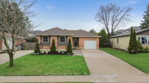 105 Gibson Crescent, Lucan Biddulph, ON, N0M2J0 | Card Image