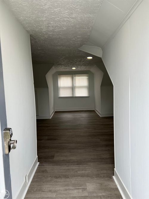 46 Smith Ct, Lake Orion, MI, 48362-2894 | Card Image