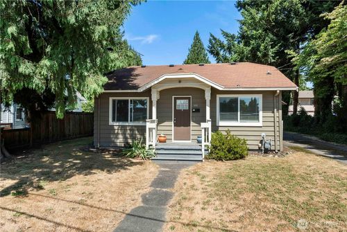 1111 W Stewart, Puyallup, WA, 98371 | Card Image