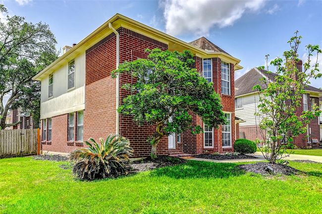 1410 Quiet Green Ct, House other with 3 bedrooms, 3 bathrooms and 2 parking in Houston TX | Image 43
