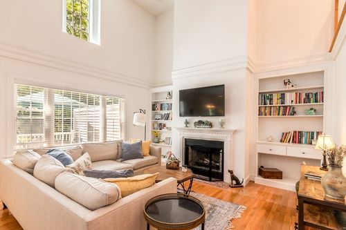 15-15 Hampton Ct, Mashpee, MA, 02649-2294 | Card Image