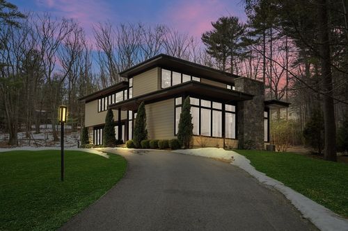 11 Winthrop Cir, Weston, MA, 02493-2137 | Card Image