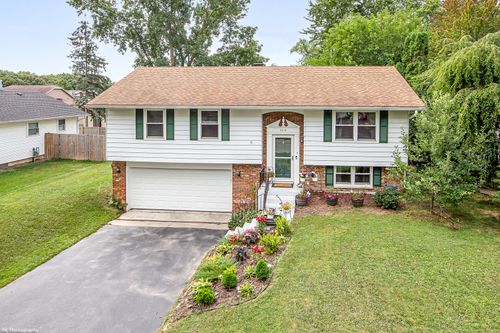 2319 Springhill Ln, Lindenhurst, IL, 60046-8326 | Card Image