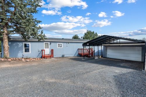 215 Se J Street, Madras, OR, 97741 | Card Image