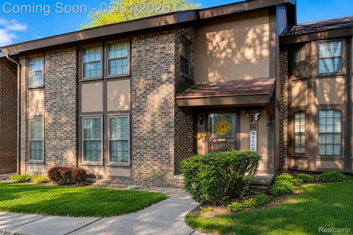 25215 Greenbrooke Dr, Southfield, MI, 48033-5284 | Card Image
