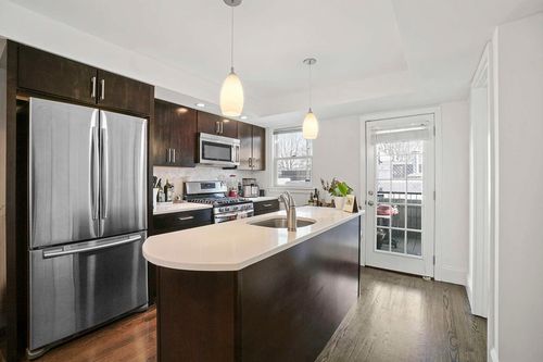 2l-208-210 W 7th St, Boston, MA, 02127 | Card Image