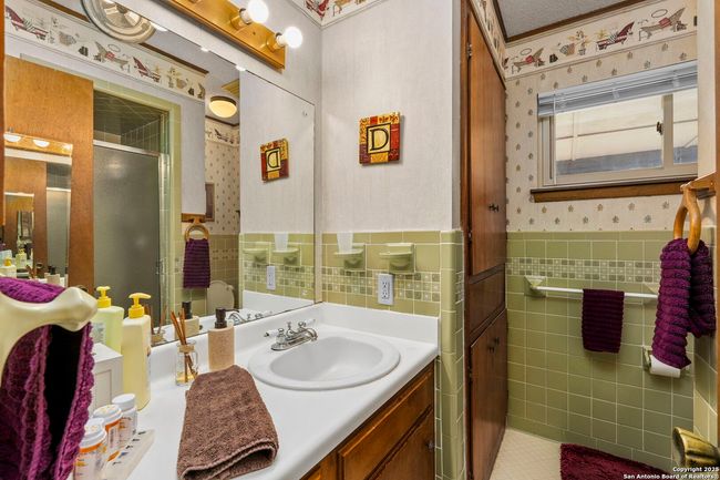4521 Fm 1283, Home with 3 bedrooms, 2 bathrooms and null parking in Pipe Creek TX | Image 13