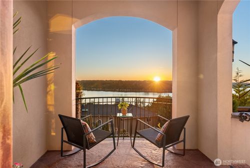 20619 Ne 16th St, Sammamish, WA, 98074-6678 | Card Image