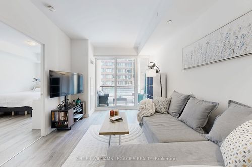 211-100 Eagle Rock Way, Maple, ON, L6A5B9 | Card Image