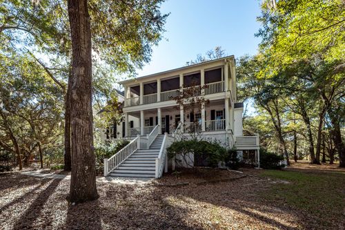 6976 Maybank Hwy, Wadmalaw Island, SC, 29487-7055 | Card Image