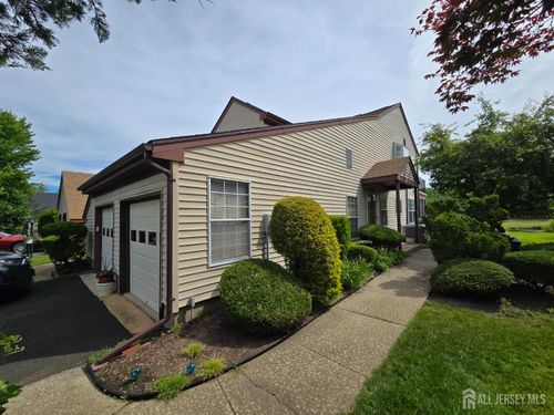 8-C Glastonbury Dr, Monroe, NJ, 08831-4881 | Card Image