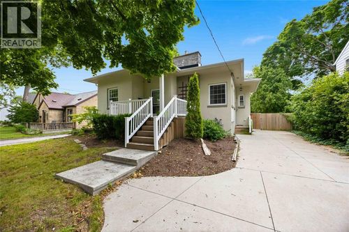 751 Ross Ave, Sarnia, ON, N7T1K4 | Card Image
