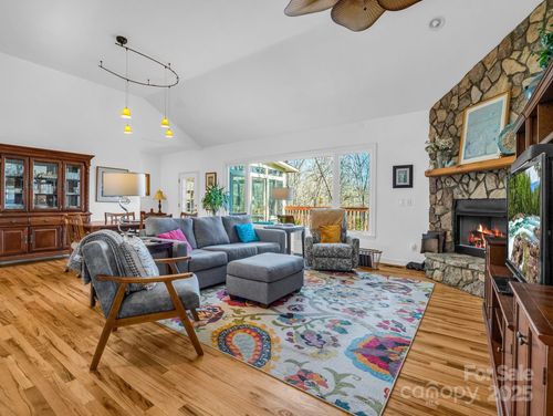 84 Usdasdi Dr, Brevard, NC, 28712-9458 | Card Image