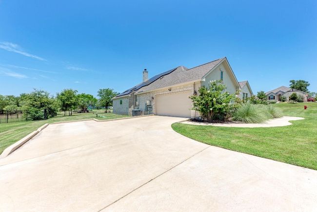 The 2.5 side-entry garage | Image 40