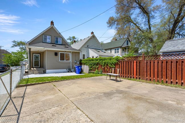 2000 Wabash St, House other with 4 bedrooms, 2 bathrooms and null parking in Detroit MI | Image 9