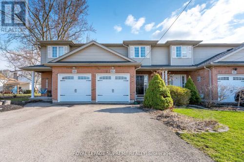 31 1/2 Thorold Road E, Welland (Prince Charles), ON, L3C3T3 | Card Image