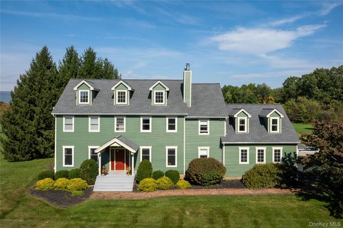79 Millbrook Rd, Wallkill, NY, 12589-3739 | Card Image