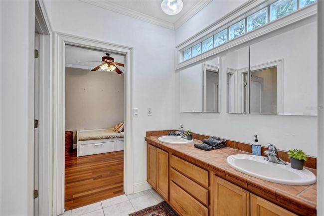 Jack & Jill Bath | Image 32