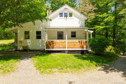 107 Near Rd, Red Hook, NY, 12571-9123 | Card Image