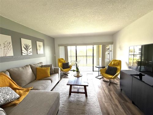 307-230 Lakeview Dr, Weston, FL, 33326-1055 | Card Image