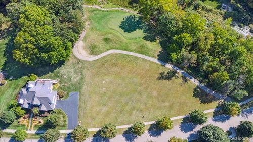 124 Woodfield Ct, Grand Blanc, MI, 48439 | Card Image