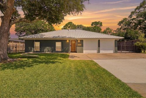 corner-of-31st-street-3104 Nashville Avenue, Nederland, TX, 77627 | Card Image